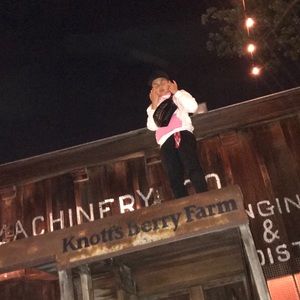 Meet your Posher, Troy